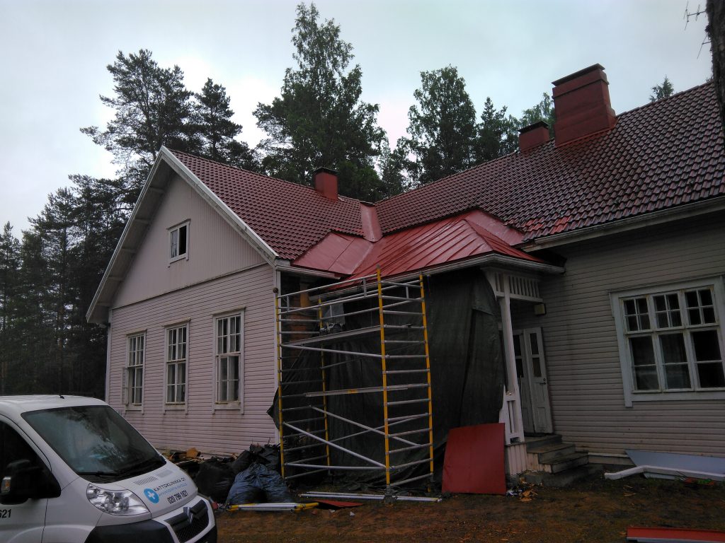 Konesaumakaton korjaus kesken