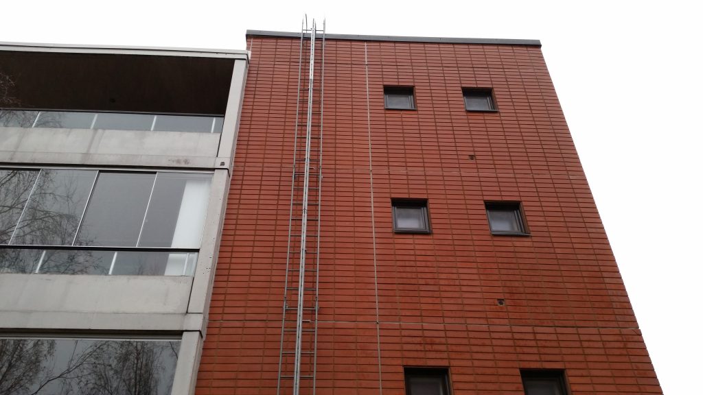 Nousukiskon asennus talotikkaisiin