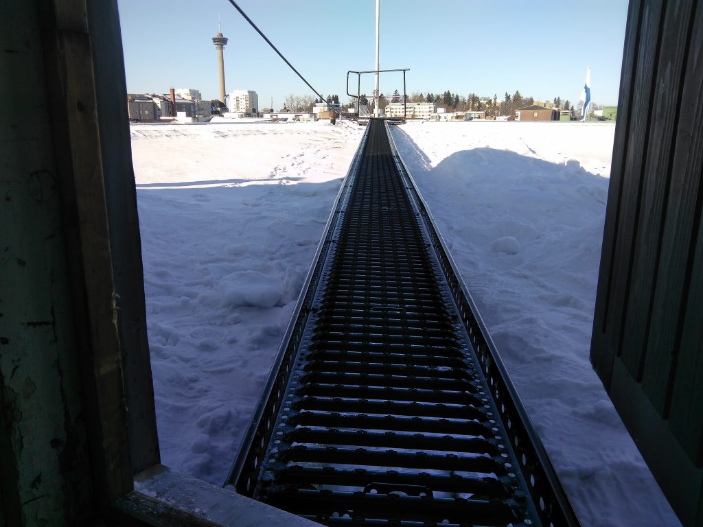 Kattosilta asennettuna